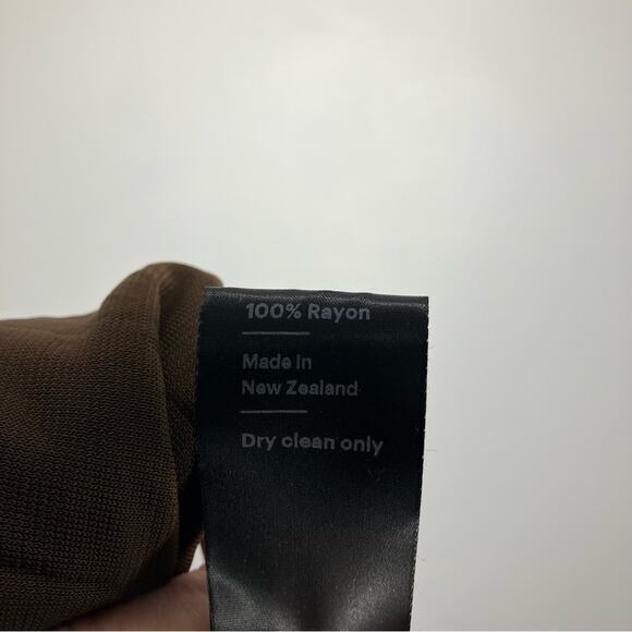 NWT PARIS GEORGIA Ella Twist-Front Crop Top Brown XL - Picture 8 of 8